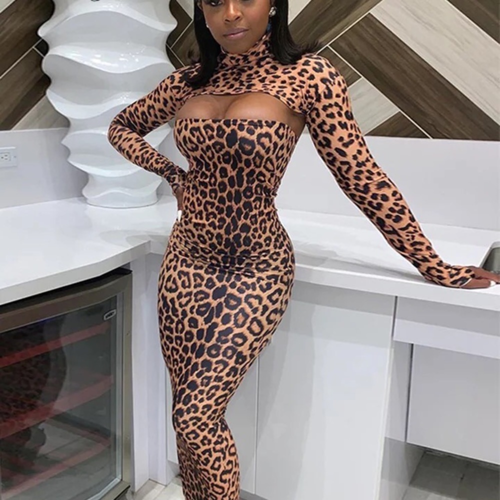 Dress - Picture 3 of 3